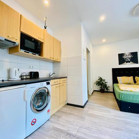 Cute 1Br Apt - 10 Mins Walk From Downtown ウィーン エクステリア 写真