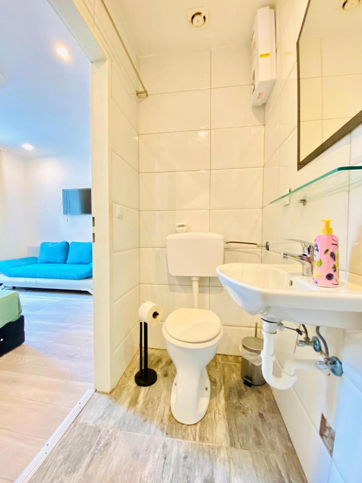 Cute 1Br Apt - 10 Mins Walk From Downtown ウィーン エクステリア 写真